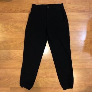 Uniqlo High Rise Gathered Ankle Black Pants